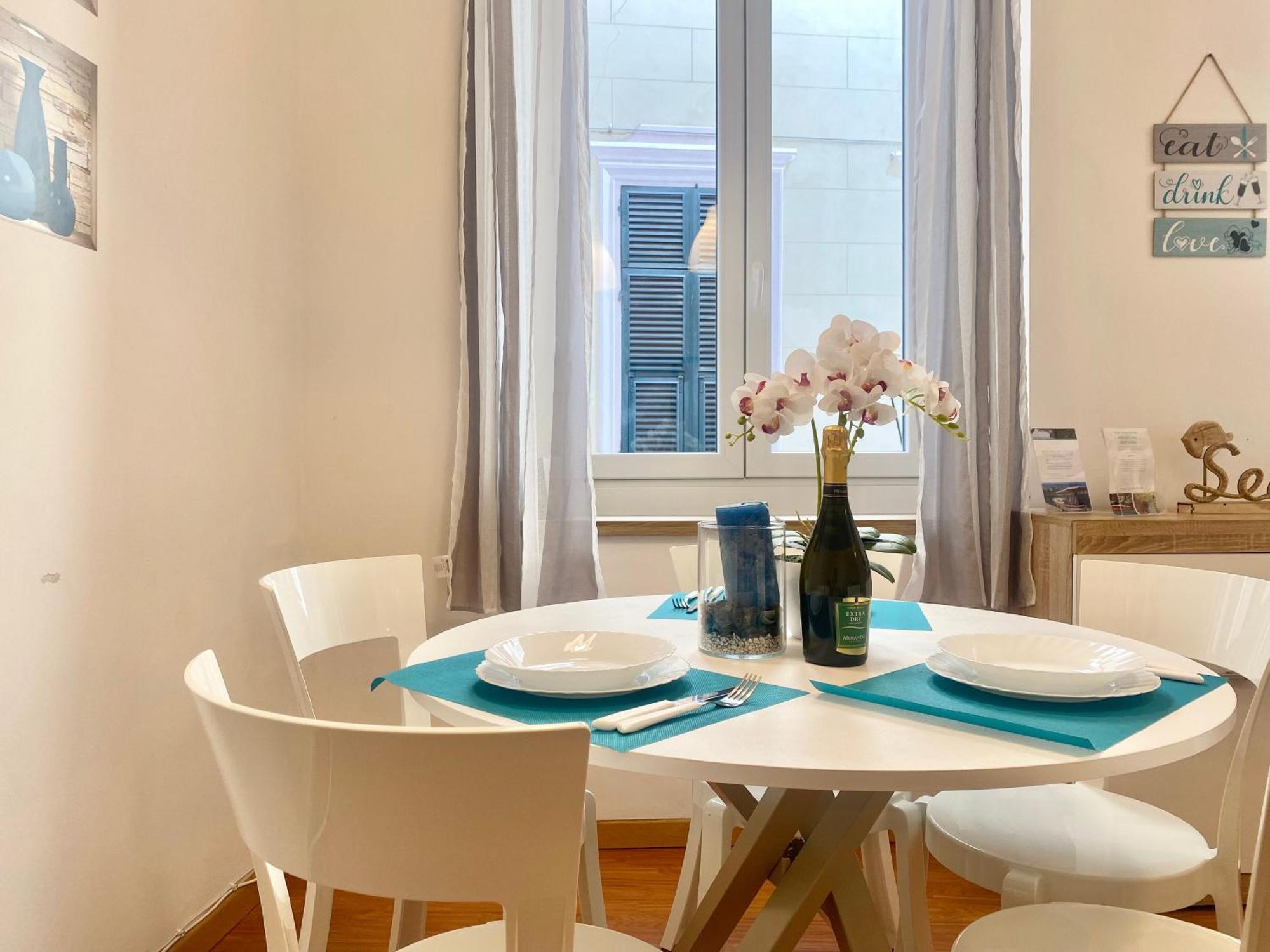 Mazzini 12 Very Central Apartment With Private Garage, Air Conditioning, Wifi, Just 50 Meters From The Beach Rapallo Exteriér fotografie