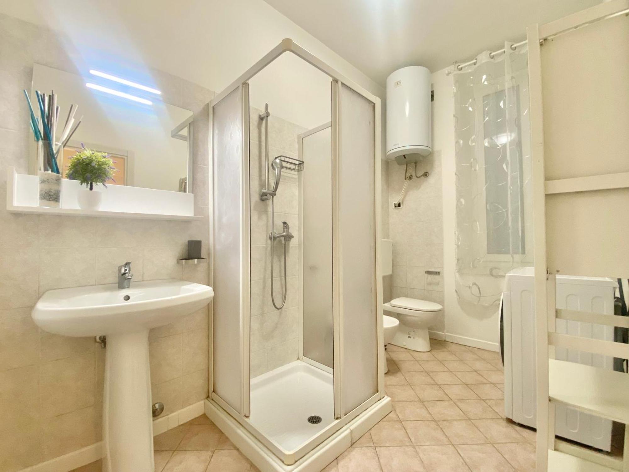 Mazzini 12 Very Central Apartment With Private Garage, Air Conditioning, Wifi, Just 50 Meters From The Beach Rapallo Exteriér fotografie